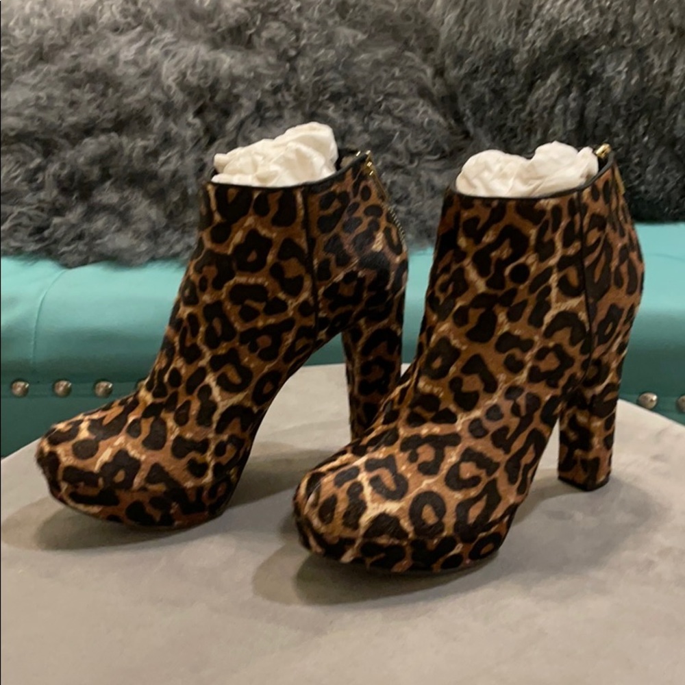 Michael Kors Leopard 🐆 Calf Hair Booties - EUC